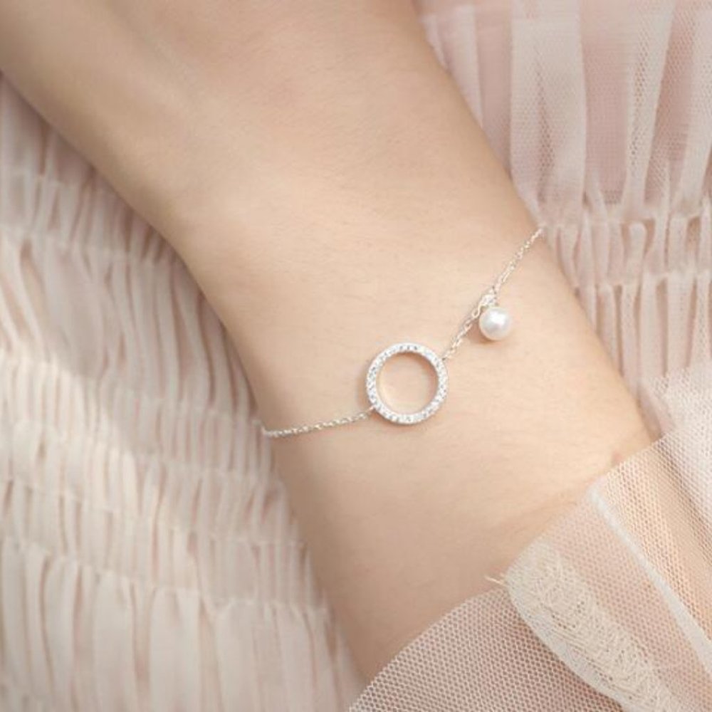 925 Sterling Silver Diamond Circle Pearl Bracelet - Picture 1 of 8